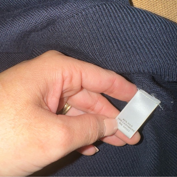 Banana Republic Mens Navy Blue Silk Cashmere V-Neck Sweater Size M - Picture 11 of 15